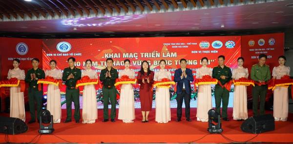 Ấn tượng triển lãm ảnh 80 Năm Tự Hào - Vững Bước Tương Lai