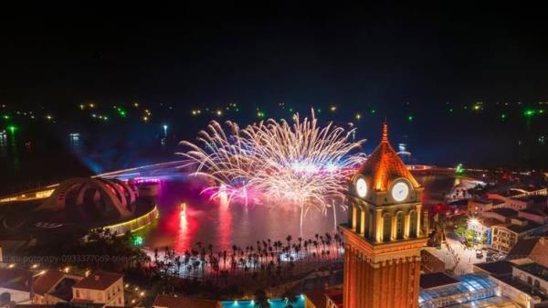 Tạm xa giá lạnh miền Bắc, khám phá Giáng sinh miền biển độc lạ