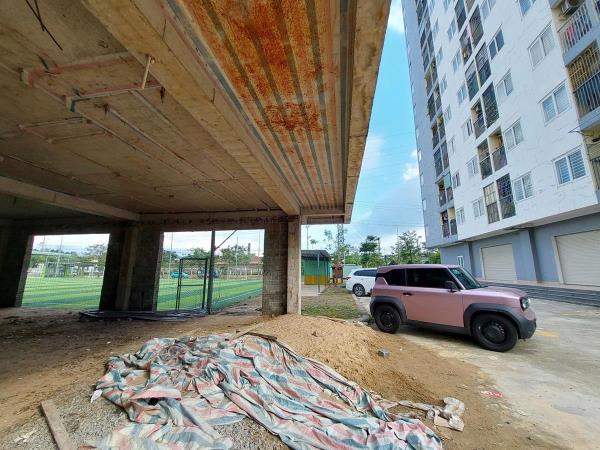 Nhóm thiếu niên nghịch dại đốt pháo