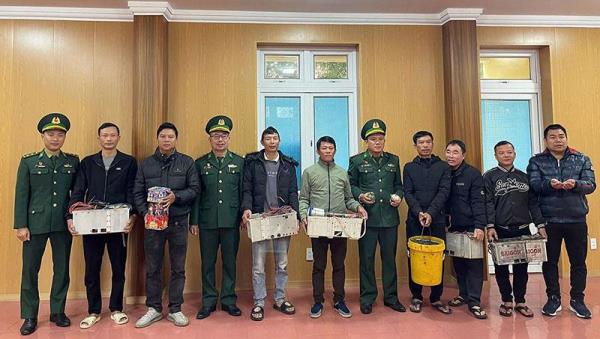 Vận động thu hồi nhiều khẩu súng các loại