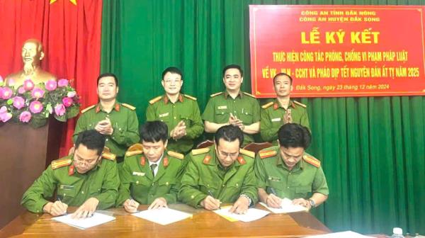 Đắk Nông: Đắk Song đồng loạt ký cam kết phòng ngừa, đấu tranh với các vi phạm về pháo dịp Tết Nguyên đán Ất Tỵ 2025