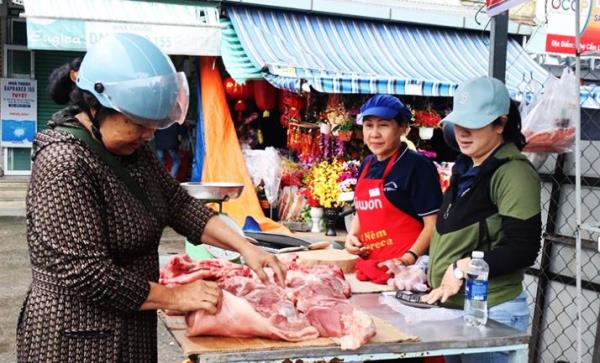 Đà Nẵng: Tổ chức 14 điểm bán hàng bình ổn thịt gia súc, gia cầm trong 3 ngày giáp Tết Ất Tỵ năm 2025