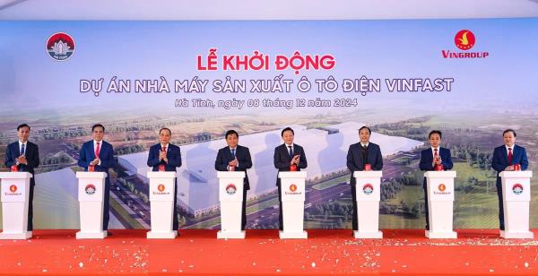 Phó Thủ tướng Trần Hồng Hà ấn nút khởi động dự án nhà máy sản xuất ô tô điện 7.300 tỷ tại Hà Tĩnh