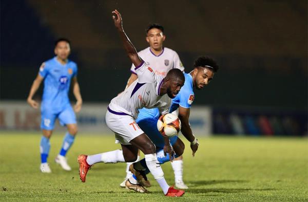 Khai xuân, trở lại đường đua