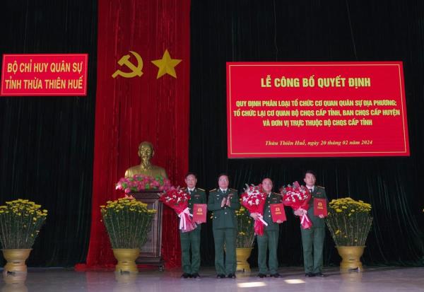 Thừa Thiên - Huế công bố quyết định về việc quy định phân loại tổ chức cơ quan quân sự địa phương