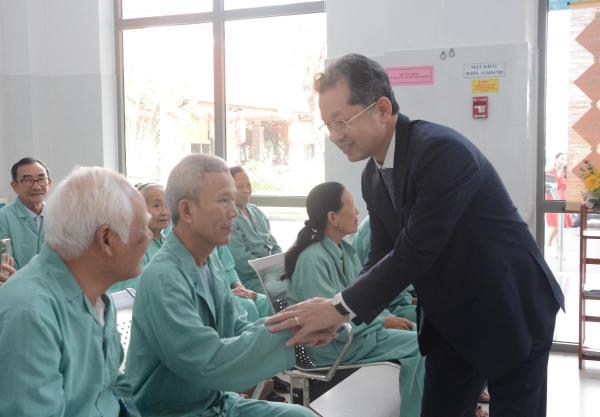 Bí thư Thành ủy Đà Nẵng chúc mừng các cơ sở Y tế nhân ngày Thầy thuốc Việt Nam