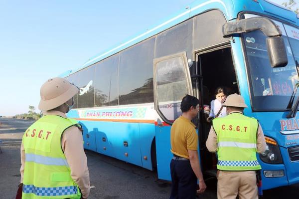 Hàng trăm xe khách vi phạm an toàn giao thông trên địa bàn tỉnh Phú Yên