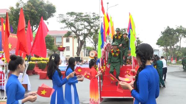 Thanh niên Hòa Vang, thành phố Đà Nẵng náo nức lên đường nhập ngũ
