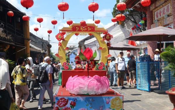 Nhiều hoạt động văn hóa tại Lễ hội Tết Nguyên tiêu ở Hội An