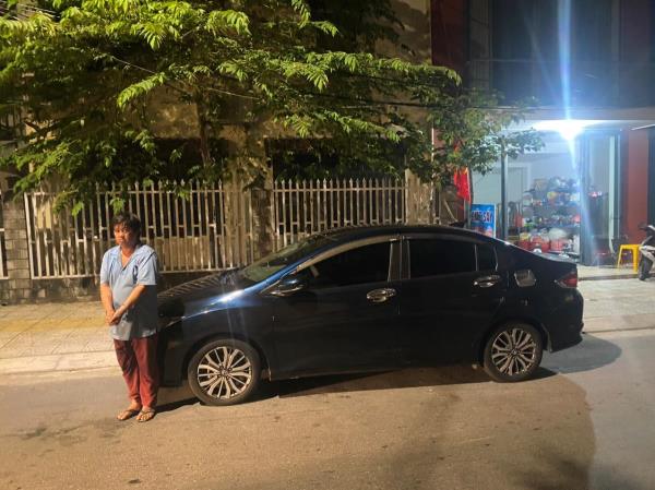 Tổ tuần tra 8394 Công an P. Khuê Mỹ bắt đối tượng chuyên cạy cửa ô-tô trộm cắp tài sản