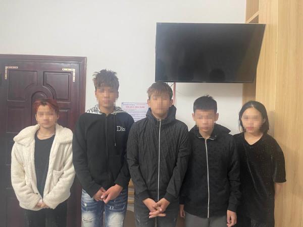 Trộm nhí chuyên nhập nha