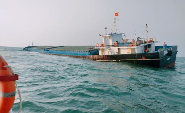 Lo ngại sự cố tràn dầu từ tàu bị chìm ở Cù Lao Chàm