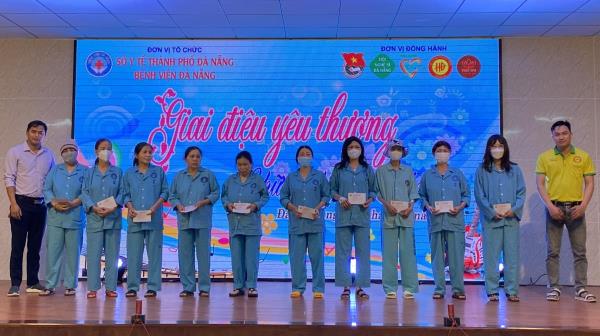 Giai điệu yêu thương cho các nữ bệnh nhân tại Bệnh viện Đà Nẵng