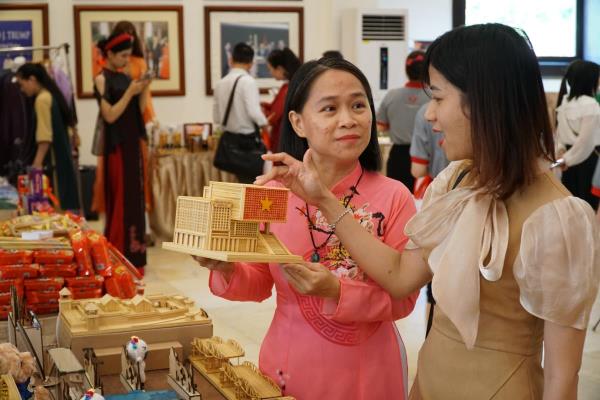 Kết nối hợp tác hơn 300 doanh nghiệp miền Trung - Tây Nguyên