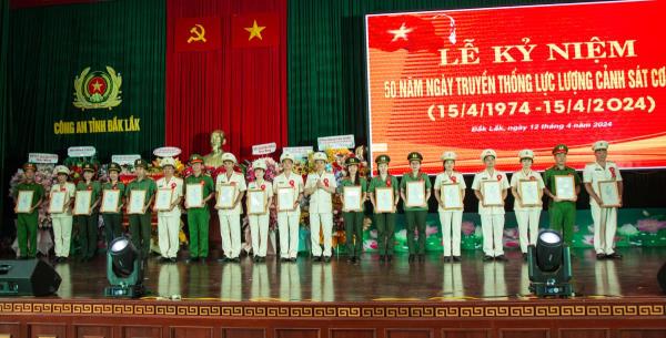 Công an Đắk Lắk tổ chức kỷ niệm 50 năm Ngày truyền thống Cảnh sát cơ động
