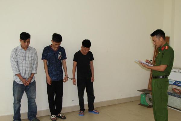 Bắt nhóm đối tượng trong ổ nhóm trộm hơn 2 tấn chó