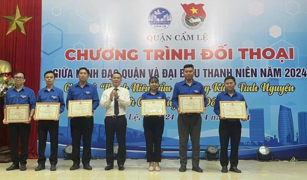 Lãnh đạo quận Cẩm Lệ đối thoại với thanh niên