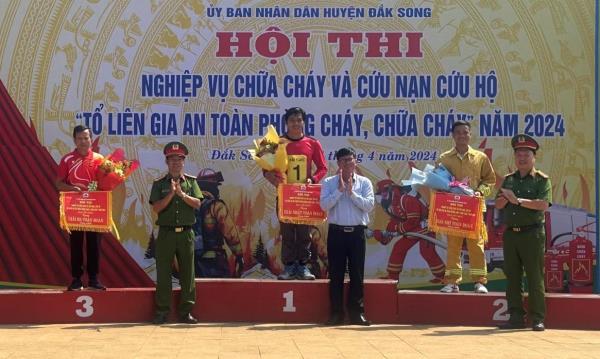 72 vận động viên tham gia hội thi nghiệp vụ chữa cháy và CNCH Tổ liên gia An toàn PCCC năm 2024 ở huyện Đắk Song