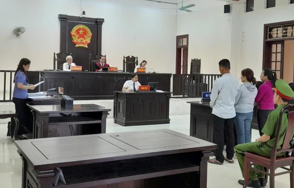 Dì ruột kéo vợ chồng cháu gái vào vòng lao lý