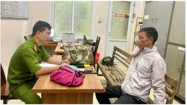 Bắt kẻ trộm đồng hồ rolex 10 ngàn đô của du khách Việt kiều khi đi tắm biển Đà Nẵng