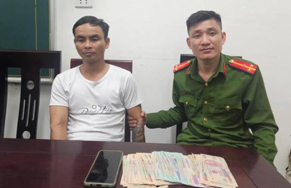 Chôm tiền hàng xóm, chưa kịp tiêu đã bị tóm
