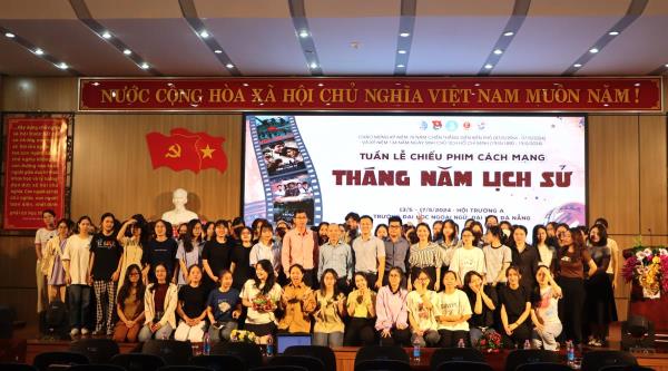 Chiếu phim cách mạng Tháng Năm lịch sử dành cho sinh viên