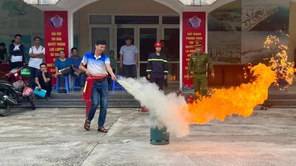 Công an quận Ngũ Hành Sơn huấn luyện nghiệp vụ PCCC cho lực lượng cơ sở