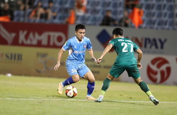 Thận trọng trước vạch đích