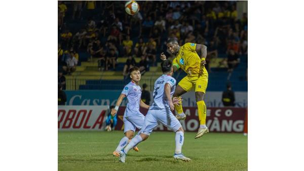 Xác định 4 CLB vào bán kết Cúp Quốc gia 2023/24