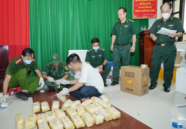 Triệt phá đường dây vận chuyển gần 200kg ma túy từ Lào về Việt Nam