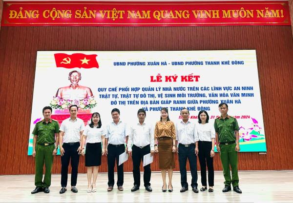 Ký cam kết khu vực giáp ranh giữ gìn ANTT, trật tự đô thị và vệ sinh môi trường