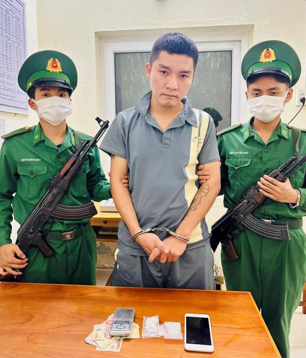 Biên phòng Đà Nẵng bắt quả tang đối tượng tàng trữ trái phép chất ma túy