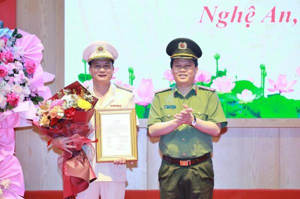 Công bố quyết định của Bộ trưởng Bộ Công an về công tác cán bộ