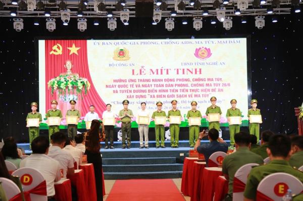 Phòng, chống ma túy là nhiệm vụ trọng tâm, vừa cấp bách, vừa thường xuyên, liên tục và lâu dài…