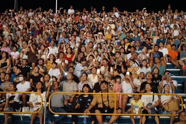 Màn trình diễn pháo hoa của Pháp ghi điểm với ca khúc Việt Nam