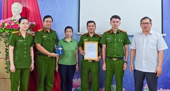 Khen thưởng đột xuất thành tích đấu tranh phòng chống ma túy