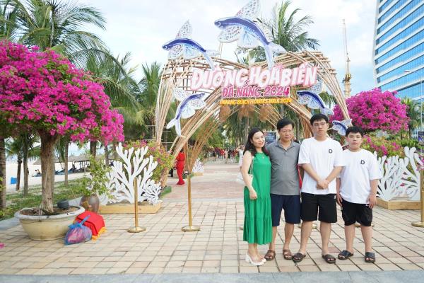 Người dân và du khách mê mẩn với Đường hoa biển Đà Nẵng 2024