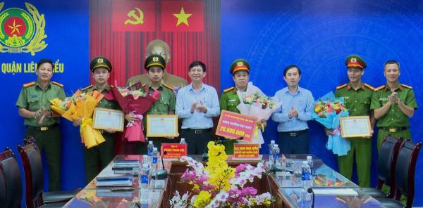 Quận Liên Chiểu thưởng nóng Ban chuyên án phá đường dây cá độ bóng đá trăm tỷ