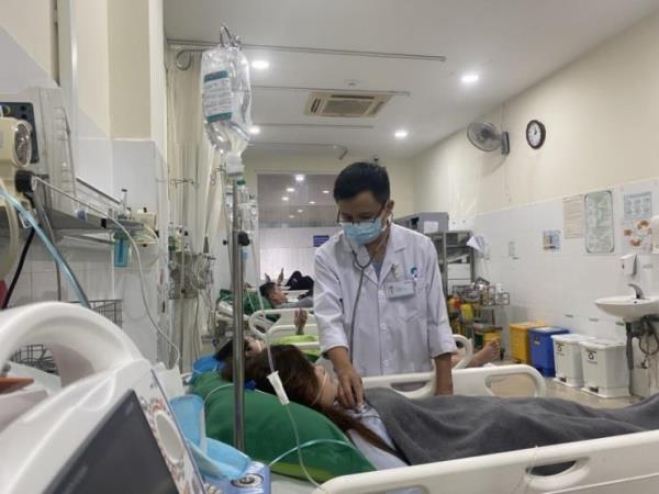 Chạy máy phát điện, 8 nhân viên ngân hàng phải cấp cứu vì ngộ độc khí CO