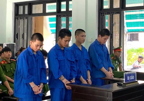 Xét xử nhóm cửu vạn ma túy