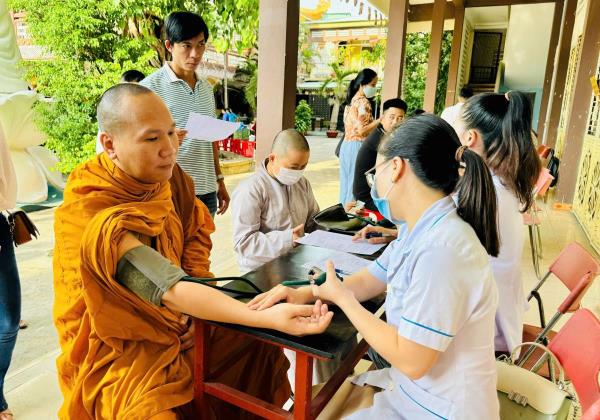 Gia đình Phật tử Đà Nẵng hiến 280 đơn vị máu cho Bệnh viện Đà Nẵng