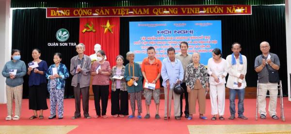 Hỗ trợ phổ cập điện thoại thông minh và an sinh xã hội