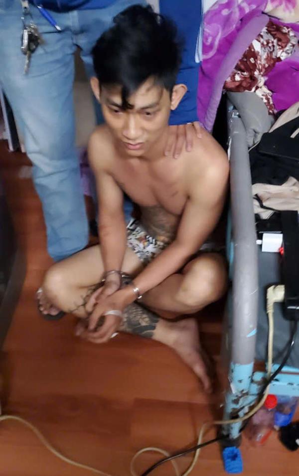 Cướp đồ vừa cắm