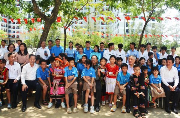 FPT hướng cho các em học sinh vào các ngành mới nổi như kỹ sư phần mềm, AI, chip bán dẫn…