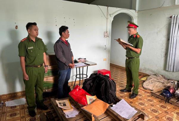 Giám đốc khu vực thụt két công ty