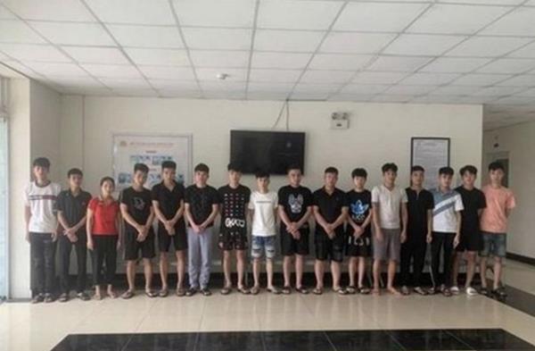 Bắt 15 đối tượng giả danh nhà tu hành có uy tín để bán thuốc tự chế, lừa người dân