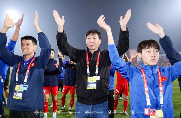 HLV Kim Sang-sik và những thách thức đang chờ đợi