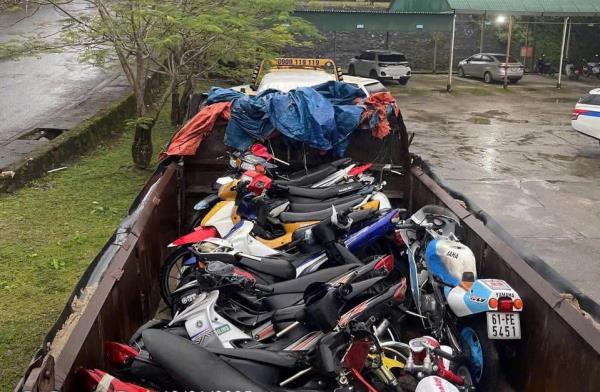 Chuyển hồ sơ vụ vận chuyển 16 mô-tô và 1 ô-tô không rõ nguồn gốc cho Cơ quan Cảnh sát điều tra