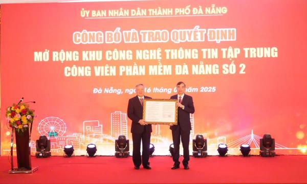 TP Đà Nẵng công bố Quyết định mở rộng và khai trương khu công nghệ thông tin tập trung công viên phần mềm số 2
