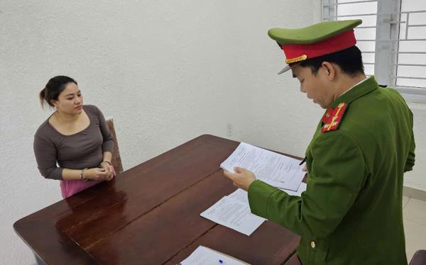 Lừa theo kiểu domino